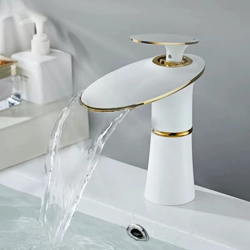 Robinet de lavabo cascade en l - Home Hardware Bathroom Faucets avis et prix